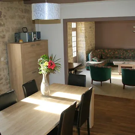 Charmante A Avec Piscine Privee * Montfaucon (Lot)